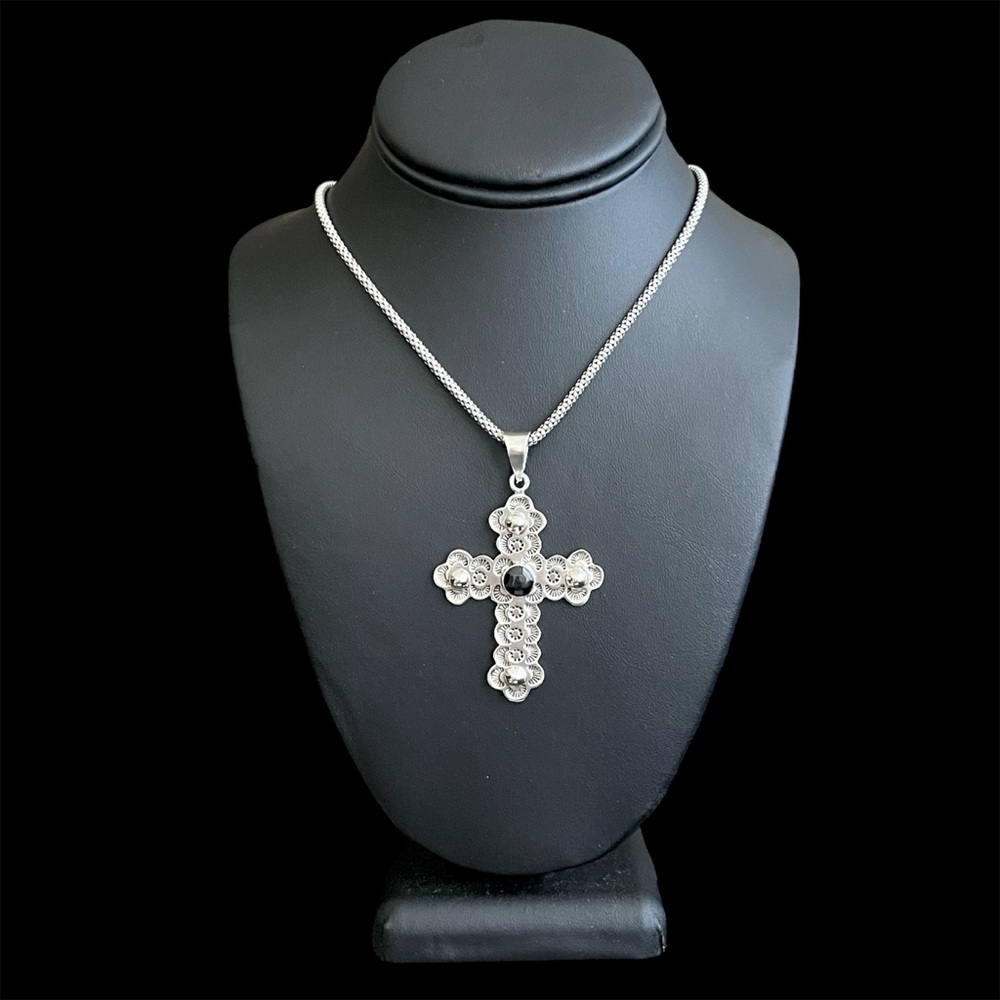 Vintage Taxco Mexico Large Sterling silver and onyx cross pendant - Picture 5 of 12